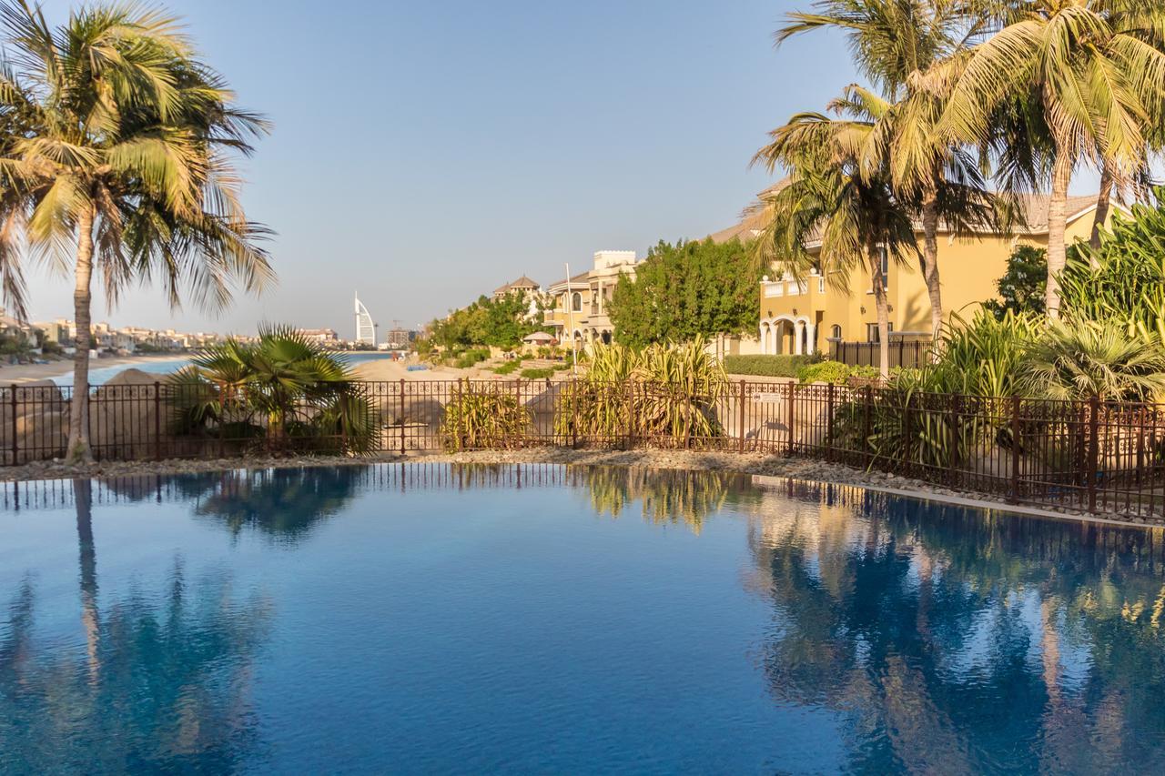 Yanjoon Holiday Homes - Palm Jumeirah Frond A Villas Dubaï Extérieur photo